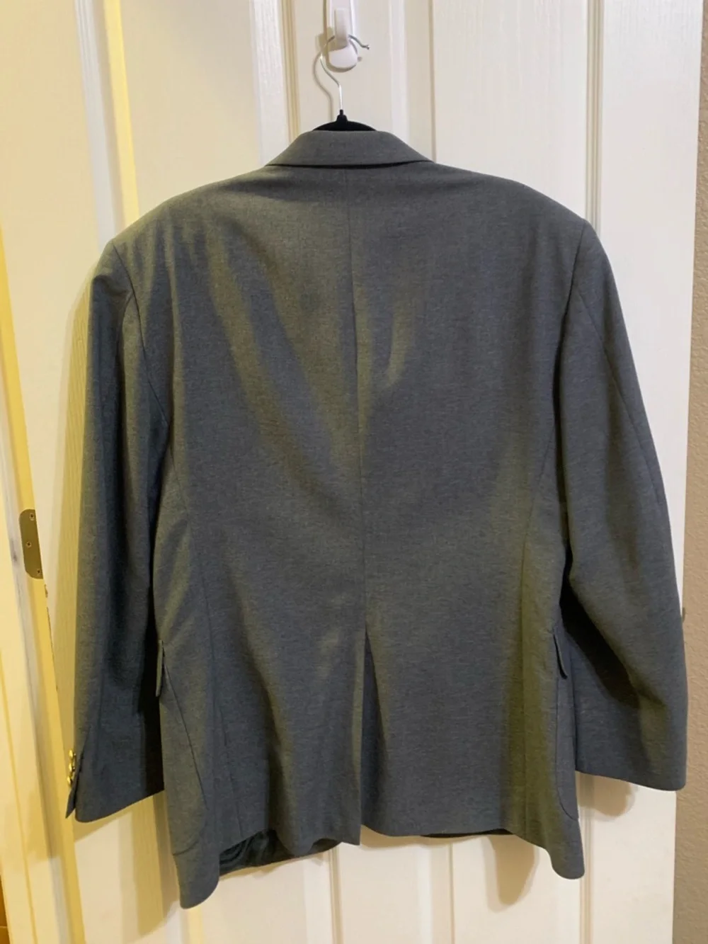 David Taylor Sz‎ 40R Wool Blend Gray Sport Coat Blazer Jacket with Gold Button